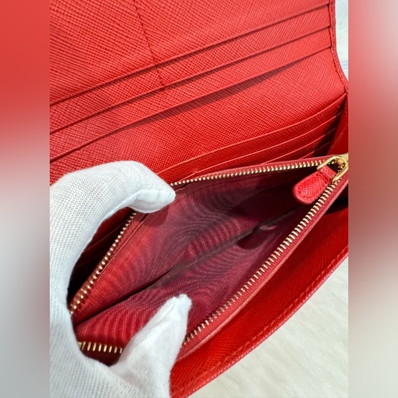 PRADA Saffiano Leather Bifold Wallet GUC - Picture 11 of 16